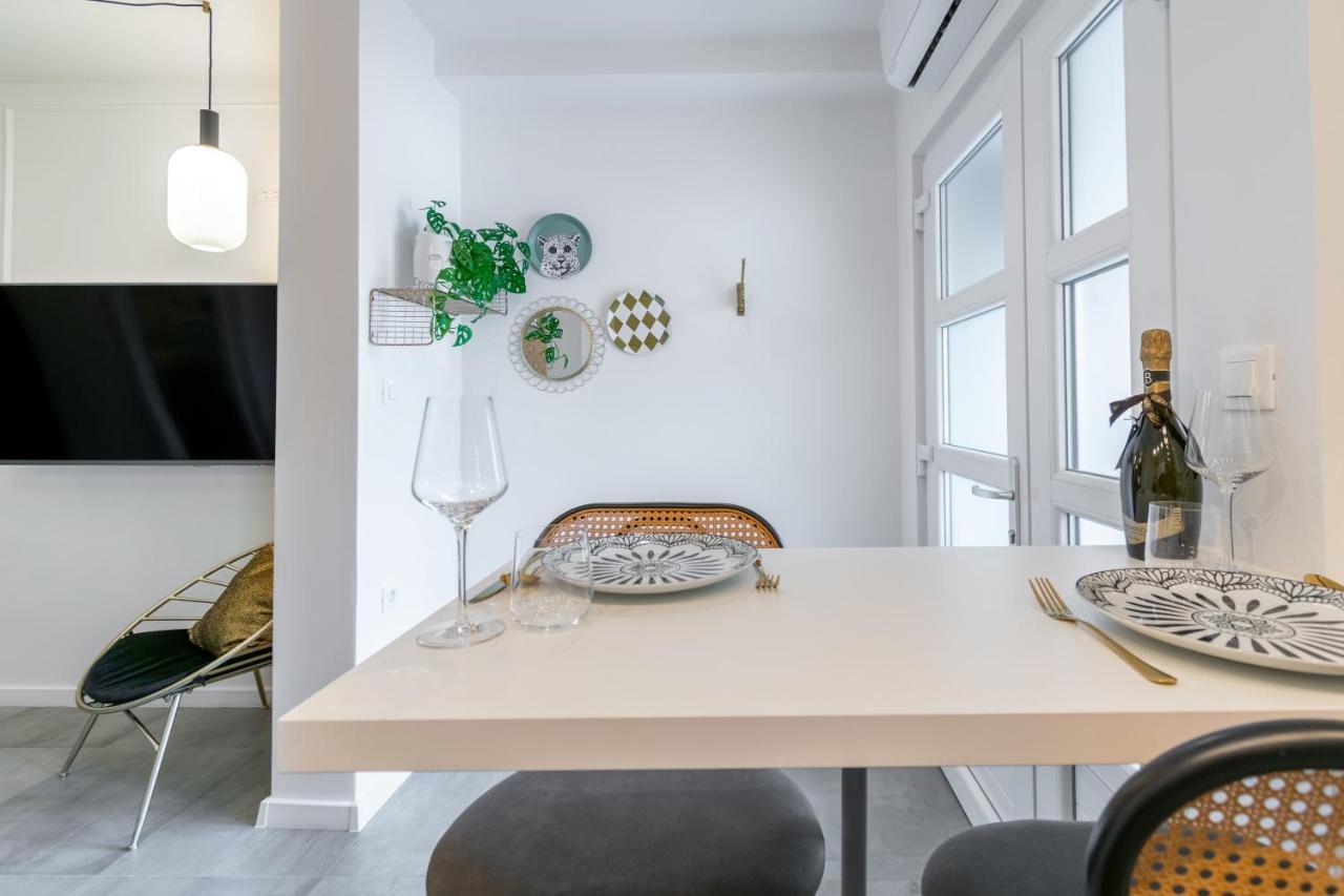 Studio Apartment Smile, Near Beach & Center, Free Parking, Balcony Макарска Экстерьер фото